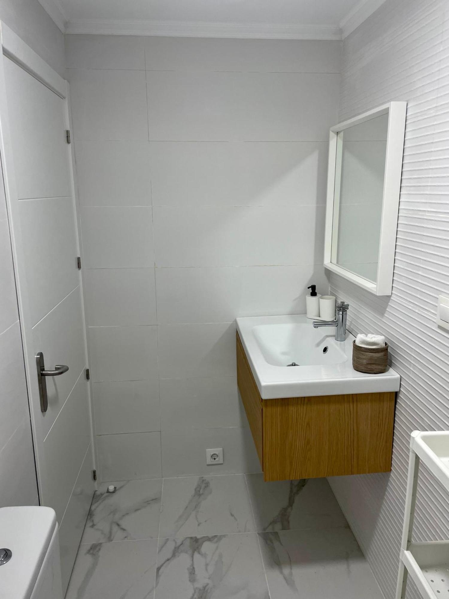 1 Linea De Playa Poniente, Puerto Deportivo Recien Reformado Apartamento Gijón